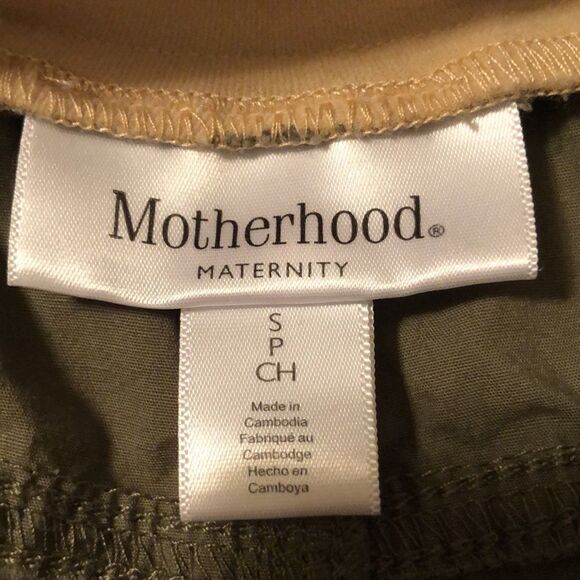 Motherhood S Camo Green Stretch Shorts with Four Pockets - Picture 8 of 14